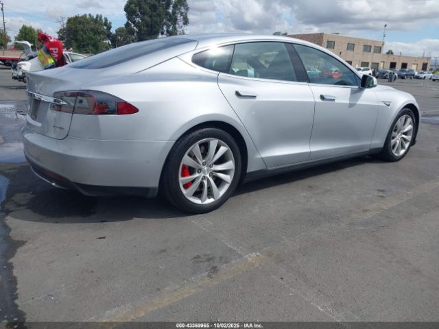 2016 TESLA MODEL S 5YJSA1E46GF136068 Photo 3