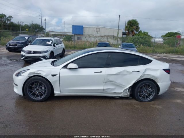 2022 TESLA MODEL 3 5YJ3E1EA3NF323649 Photo 5