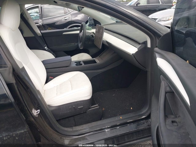 2022 TESLA MODEL Y 7SAYGDEF2NF555644 Photo 4