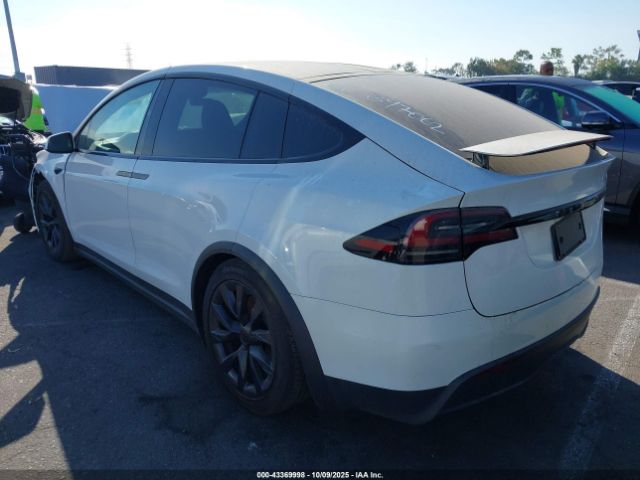 2023 TESLA MODEL X 7SAXCAE50PF397062 Photo 2