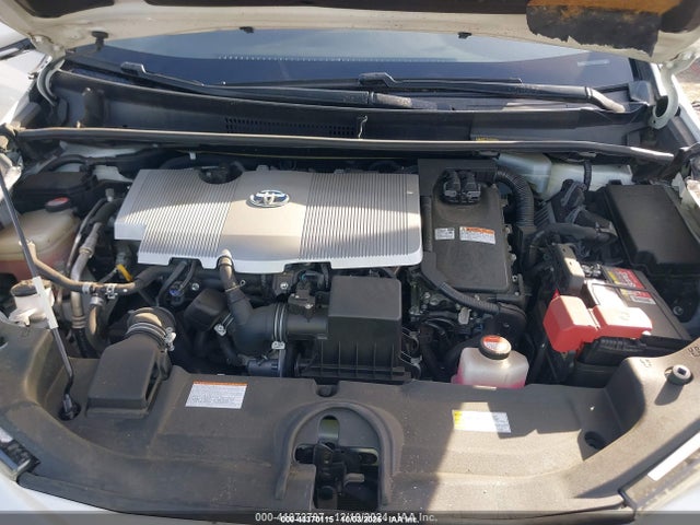 JTDKARFU1G3009903 Toyota Prius Three Touring