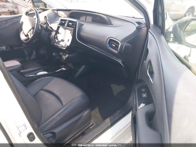 JTDKARFU1G3009903 Toyota Prius Three Touring