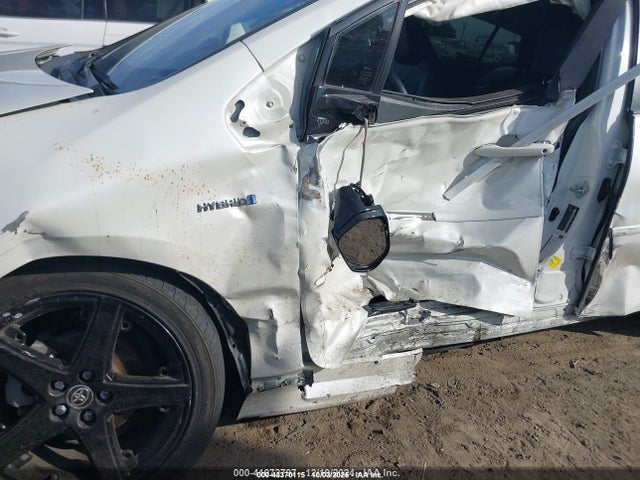 JTDKARFU1G3009903 Toyota Prius Three Touring