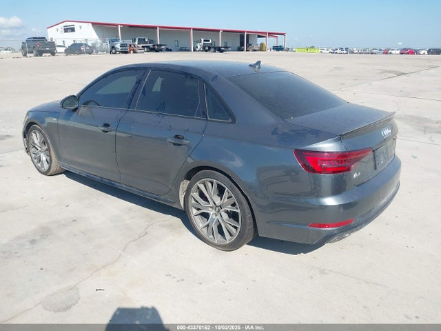 2019 AUDI A4 WAUENAF43KN016395 Photo 2