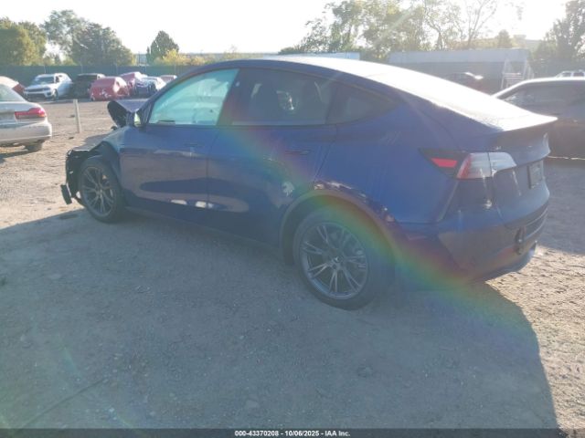 2024 TESLA MODEL Y 7SAYGDEE3RF160174 Photo 2