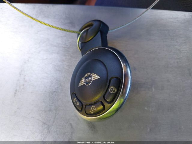 2011 MINI COOPER CLUBMAN WMWZF3C5XBTY00737 Photo 10