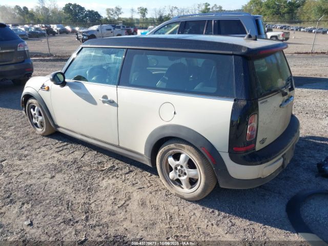 2011 MINI COOPER CLUBMAN WMWZF3C5XBTY00737 Photo 2