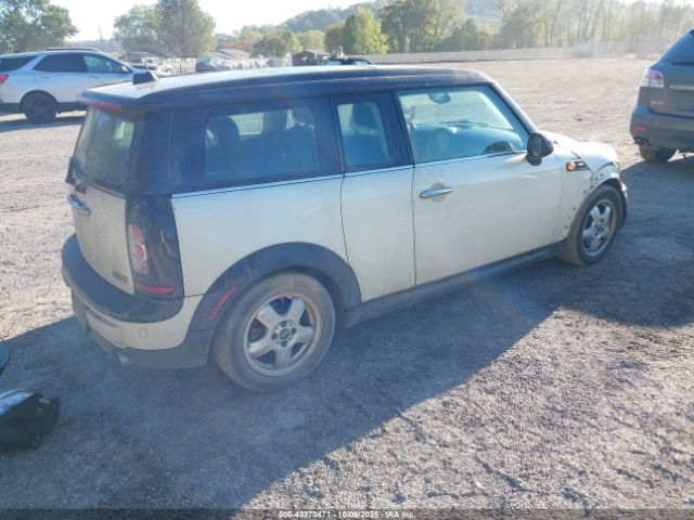 2011 MINI COOPER CLUBMAN WMWZF3C5XBTY00737 Photo 3
