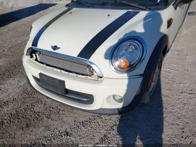 2011 MINI COOPER CLUBMAN WMWZF3C5XBTY00737 Photo 5