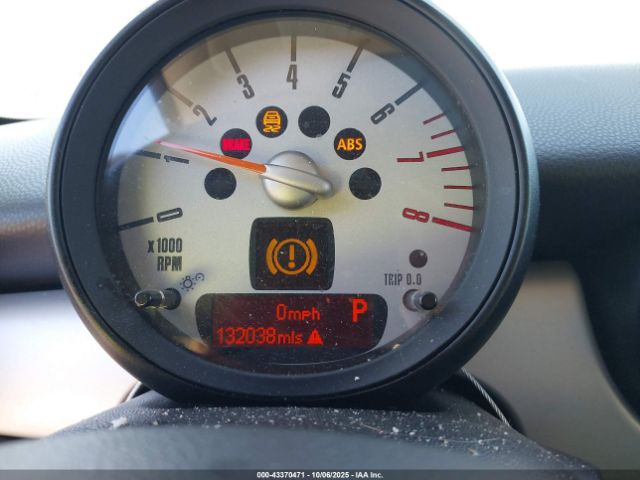 2011 MINI COOPER CLUBMAN WMWZF3C5XBTY00737 Photo 6