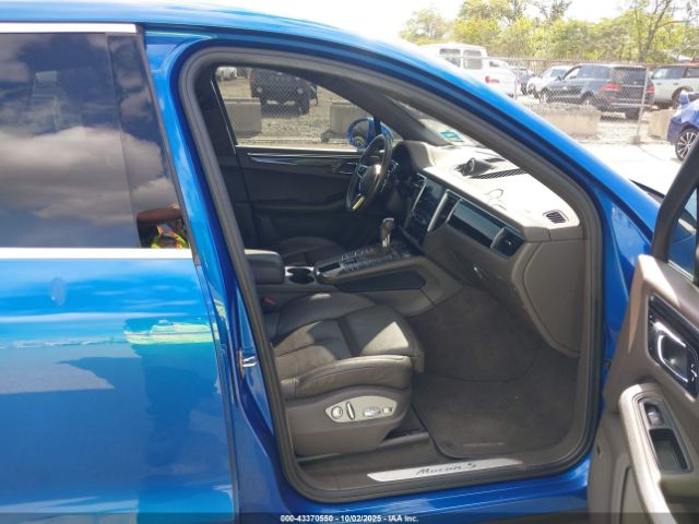 2017 PORSCHE MACAN WP1AB2A58HLB13210 Photo 4