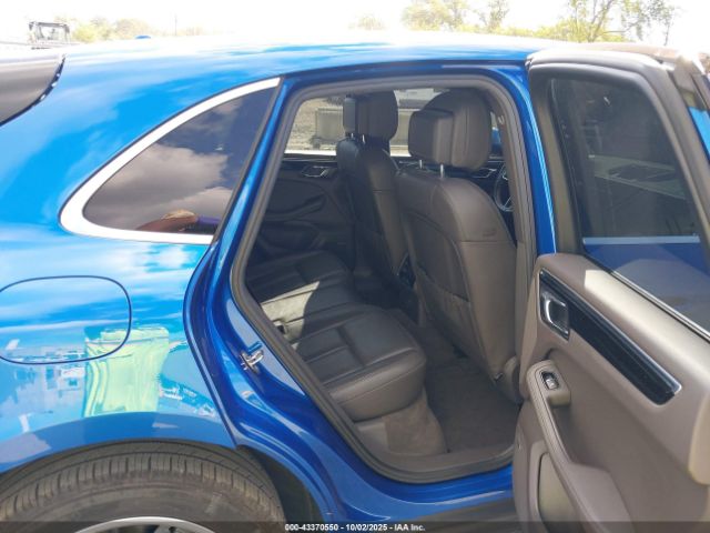 2017 PORSCHE MACAN WP1AB2A58HLB13210 Photo 7