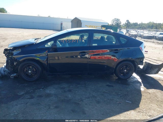 Toyota Prius Three 2014 JTDKN3DU0E1775859 Image 15