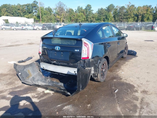 Toyota Prius Three 2014 JTDKN3DU0E1775859 Image 4
