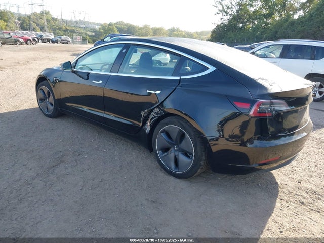2018 TESLA MODEL 3 5YJ3E1EA7JF056509 Photo 2