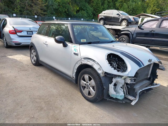 2018 MINI HARDTOP WMWXP5C51J2G61332 Photo 0