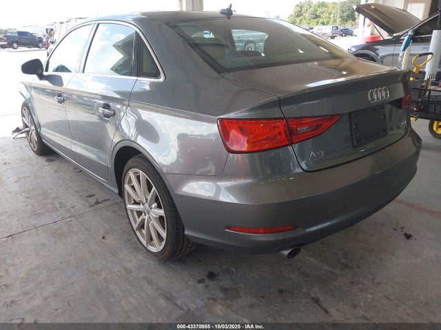 2015 AUDI A3 WAUEFGFF7F1075898 Photo 2