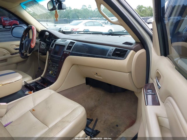 2011 CADILLAC ESCALADE 1GYS4CEF2BR128390 Photo 4