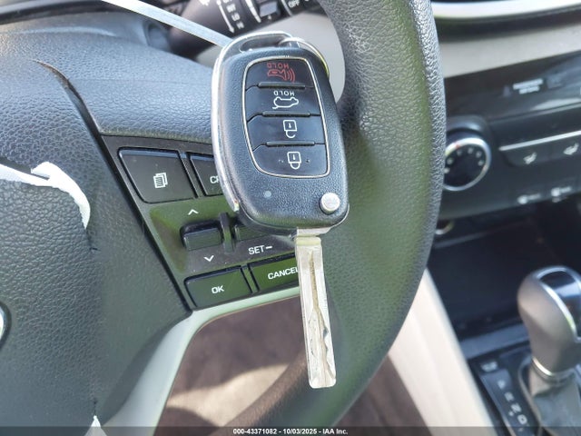 43371082 :رقم المزاد ، KM8J2CA49LU130756 vin ، 2020 Hyundai Tucson Se مزاد بيع