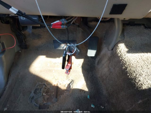 2002 GMC YUKON XL 1500 3GKEC16Z02G264251 Photo 10