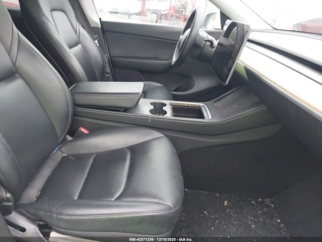 2021 TESLA MODEL Y 5YJYGAEE9MF193782 Photo 4
