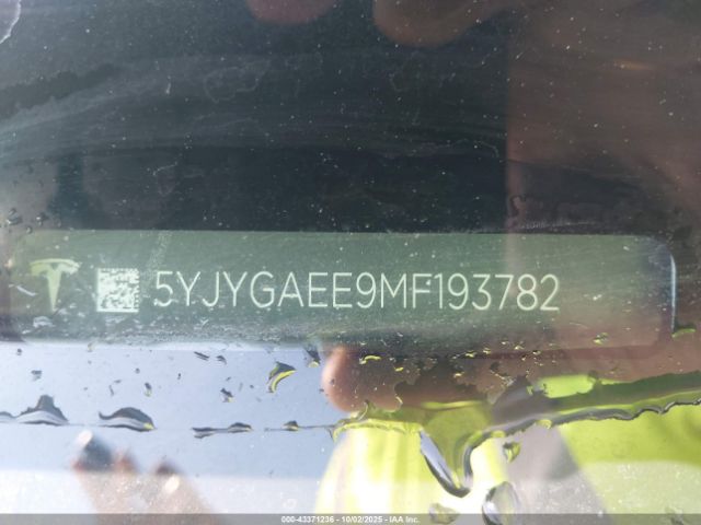 2021 TESLA MODEL Y 5YJYGAEE9MF193782 Photo 8