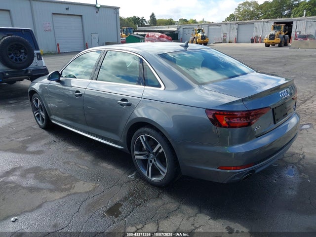 2018 AUDI A4 WAUENAF40JN010083 Photo 2