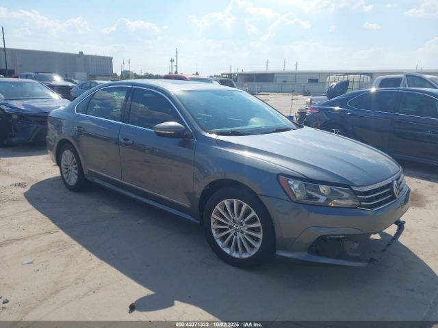 2017 VOLKSWAGEN PASSAT 1VWBT7A3XHC043964