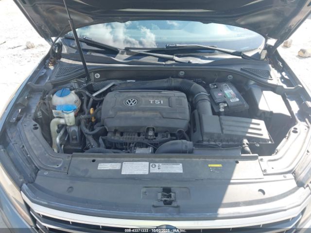 2017 VOLKSWAGEN PASSAT 1VWBT7A3XHC043964 Photo 9