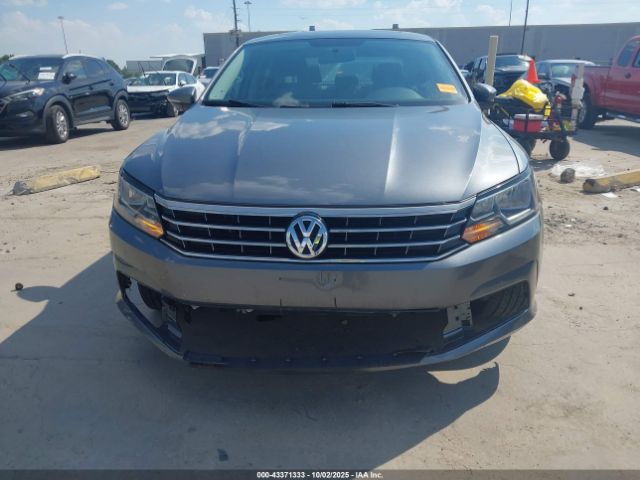 2017 VOLKSWAGEN PASSAT 1VWBT7A3XHC043964 Photo 5