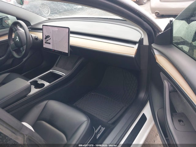 Tesla MODEL 3 2021 5YJ3E1EA0MF030239 Image 5