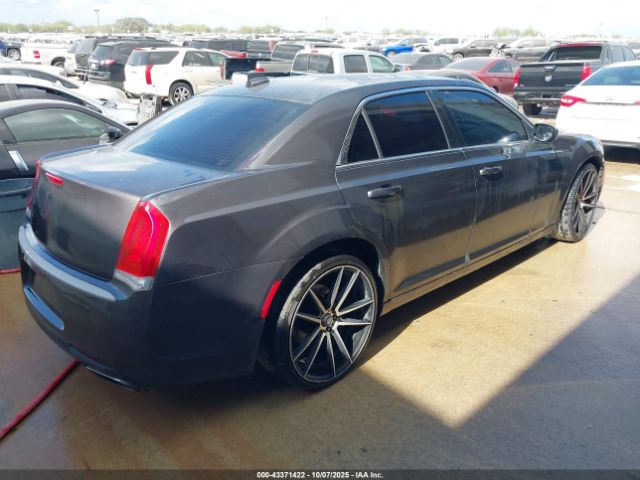 2016 CHRYSLER 300 2C3CCAAG1GH229755 Photo 3