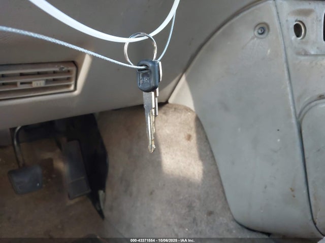 Продажа на аукционе авто 2000 Chevrolet Astro, vin: 1GNDM19WXYB124965, номер лота: 43371554