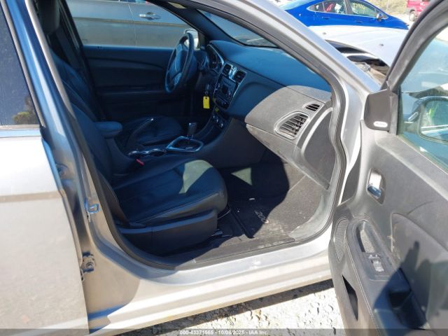 2013 CHRYSLER 200 1C3CCBCG9DN723738 Photo 4