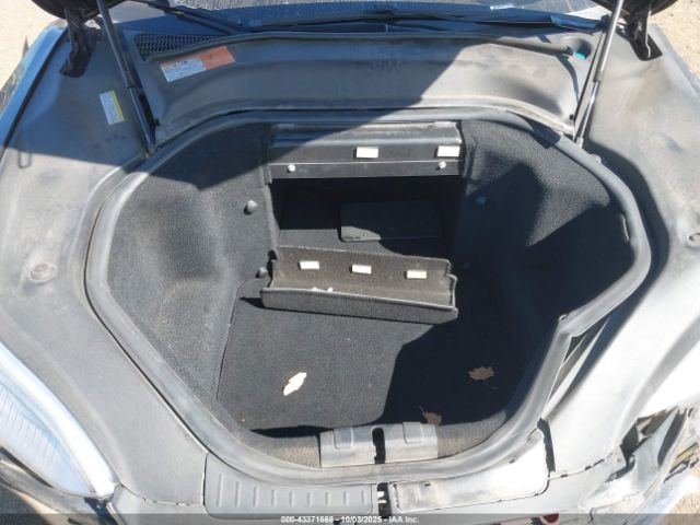 2014 TESLA MODEL S 5YJSA1H1XEFP40091 Photo 9