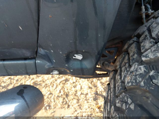 2018 CHEVROLET SILVERADO 1500 3GCUKREC2JG483524 Photo 5