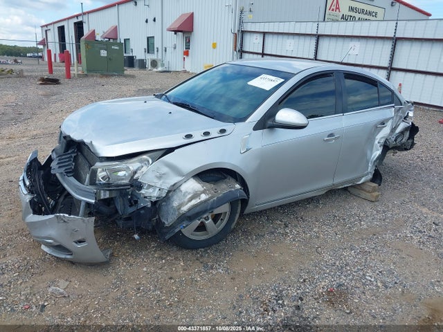 Chevrolet Cruze 1lt Auto 2015 1G1PC5SB1F7292977 Image 2