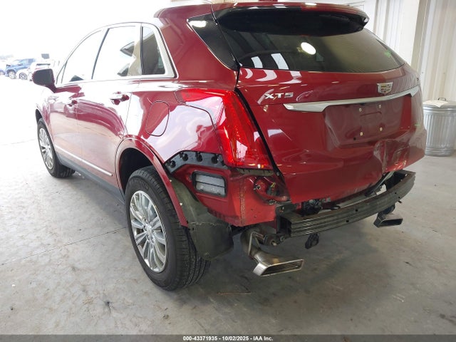 2019 CADILLAC XT5 1GYKNCRS6KZ211762 Photo 2
