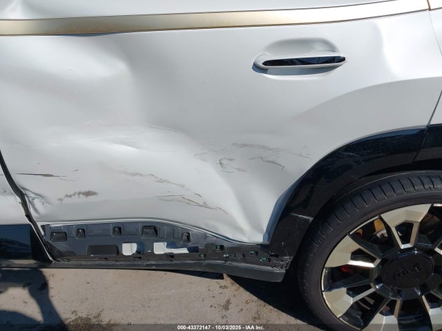 2025 BMW XM 5YM23CS04S9Z08259 Photo 5