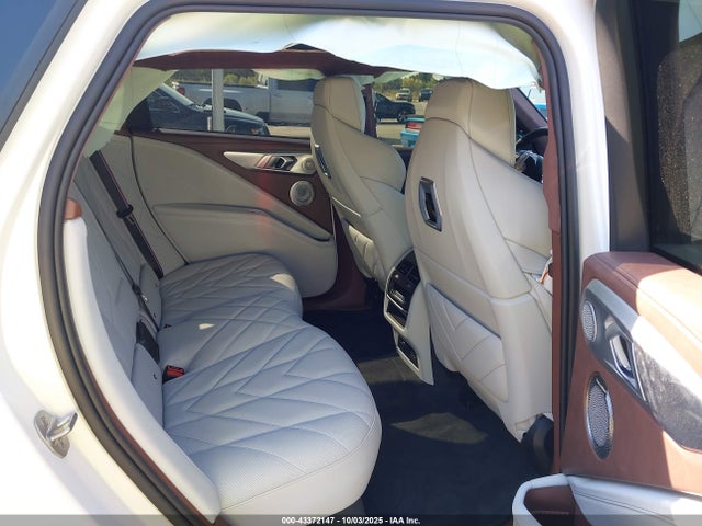 2025 BMW XM 5YM23CS04S9Z08259 Photo 7