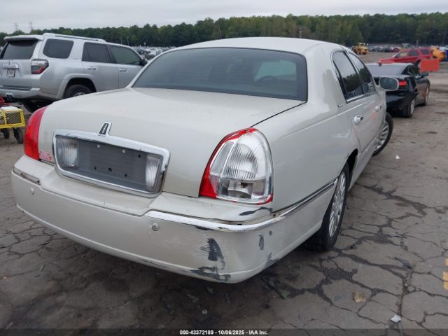 2004 LINCOLN TOWN CAR 1LNHM81W84Y640937 Photo 3