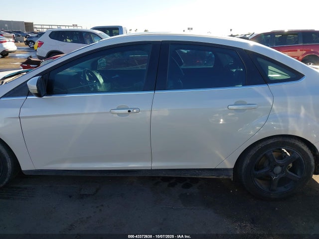 Ford Focus Titanium 2014 1FADP3J20EL374876 Image 15