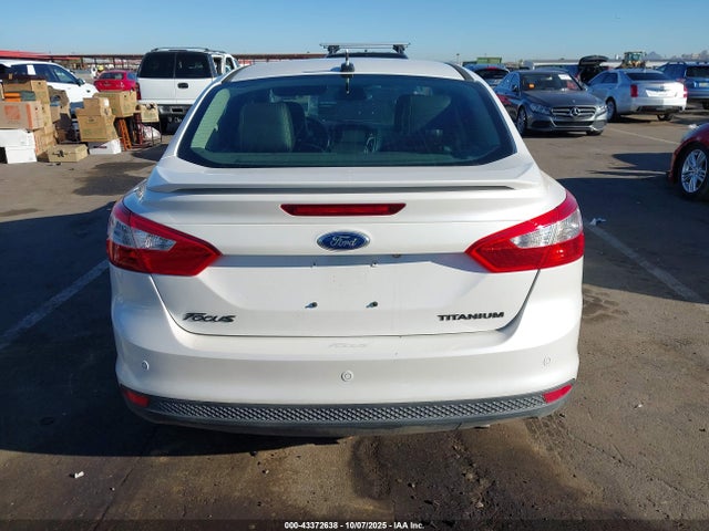 Ford Focus Titanium 2014 1FADP3J20EL374876 Image 17