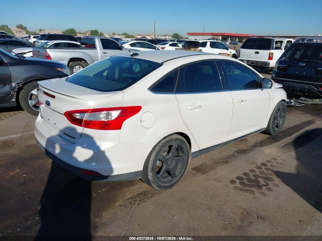 Ford Focus Titanium 2014 1FADP3J20EL374876 Image 4