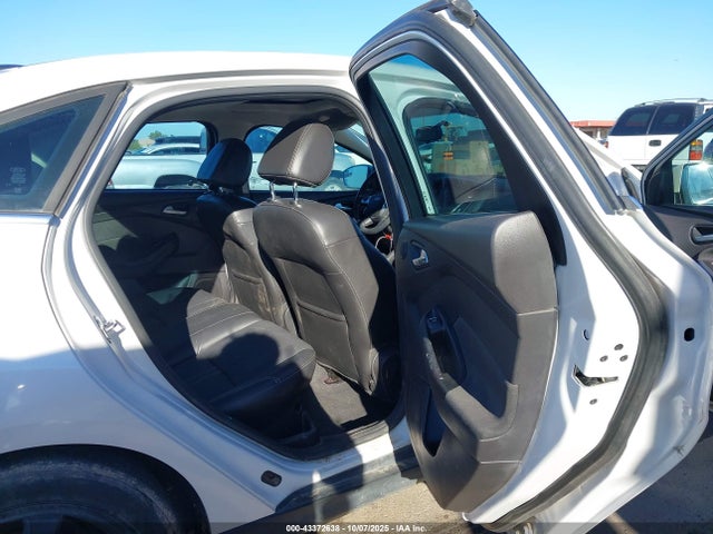 Ford Focus Titanium 2014 1FADP3J20EL374876 Image 8