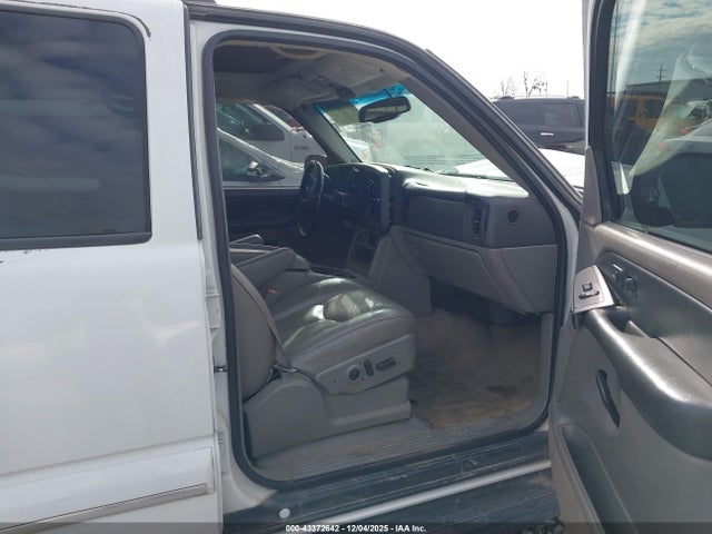 2003 CHEVROLET SUBURBAN 1500 1GNFK16Z03J101593 Photo 4