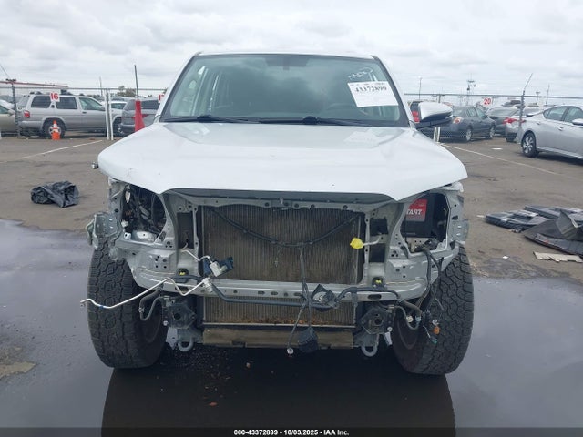 Toyota 4runner 2018 JTEBU5JR0J5509819 Image 25