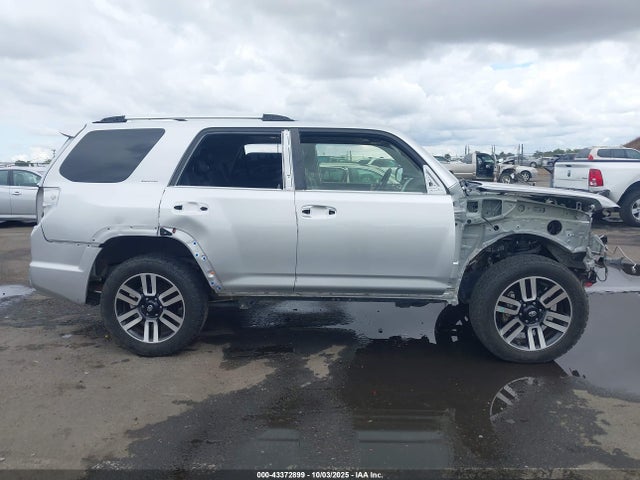 Toyota 4runner 2018 JTEBU5JR0J5509819 Image 26