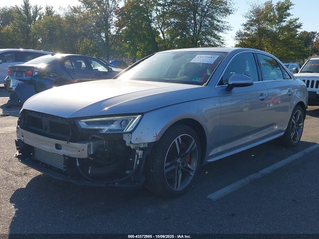 2018 AUDI A4 WAUENAF43JN019439 Photo 1