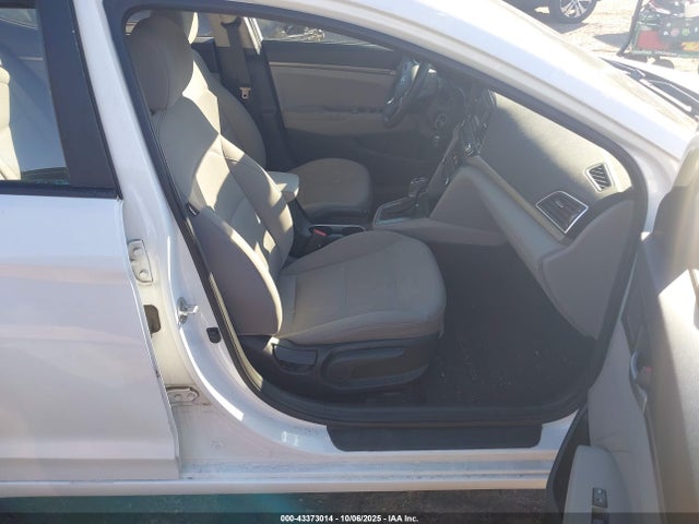 Hyundai 2017 2017 5NPD74LF3HH168749 Image 5